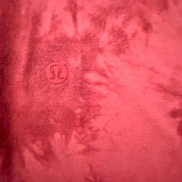 Lululemon ~ Mens Tie Dye Athletic shirt ~ missing size tag ~ possibly size M - Picture 5 of 6